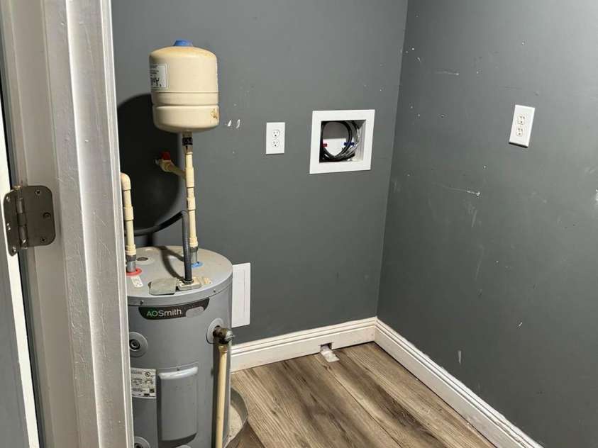 3210 28th Avenue Drive, Hickory, NC 28601.  MLS# CAR4273366, YatesRealty ID 21328. 3218 28th