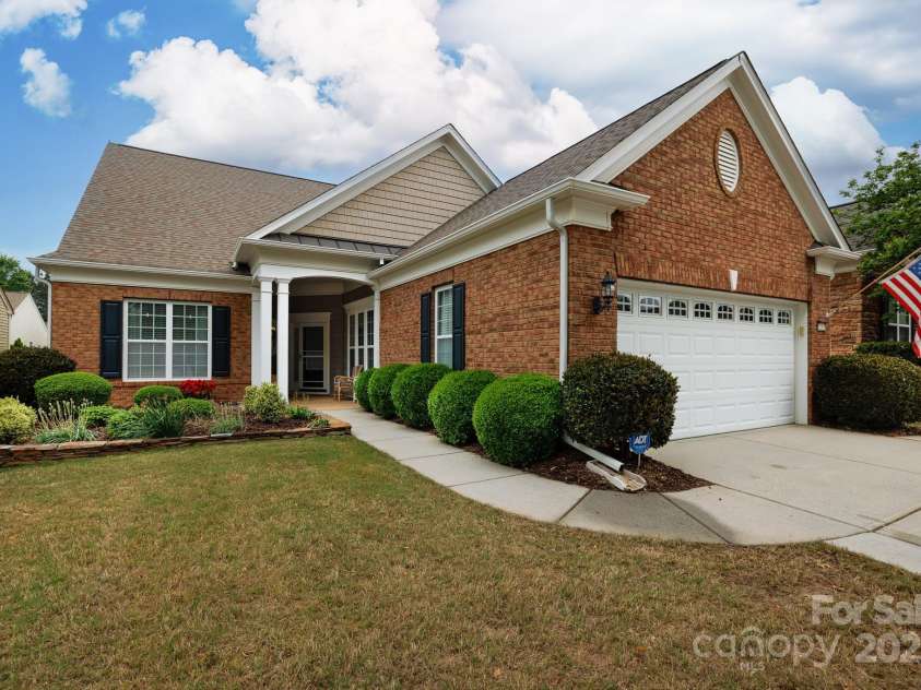 52538 Winchester Street, Fort Mill, SC 29707.  MLS# CAR4252112, YatesRealty ID 21329. 