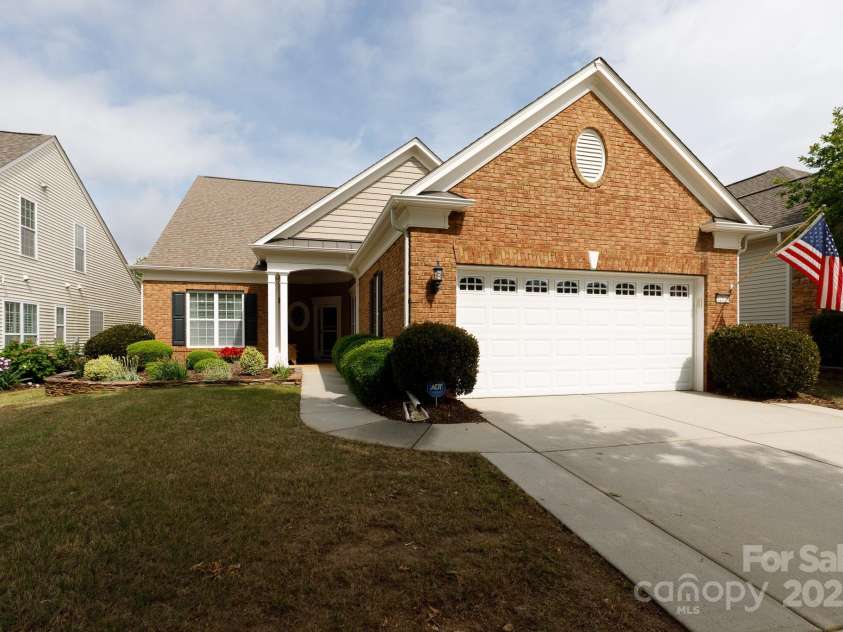 52538 Winchester Street, Fort Mill, SC 29707.  MLS# CAR4252112, YatesRealty ID 21329. 