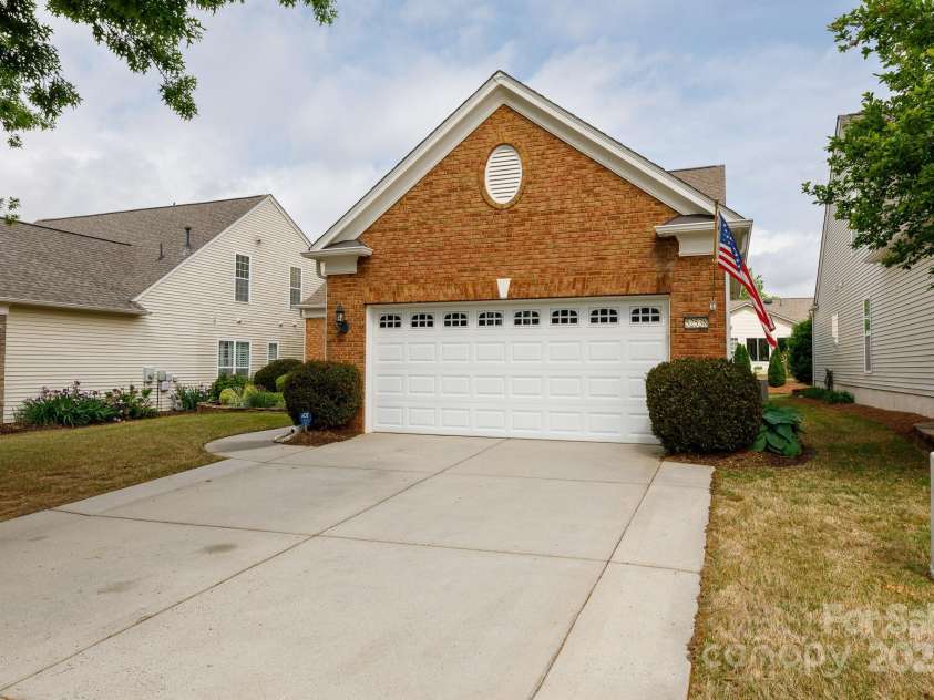52538 Winchester Street, Fort Mill, SC 29707.  MLS# CAR4311203, YatesRealty ID 21329. 