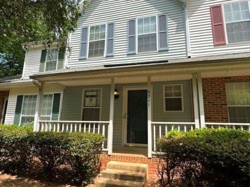 6311 Windsor Gate Lane, Charlotte, NC 28215.  MLS# CAR4378101, YatesRealty ID 21329. 
