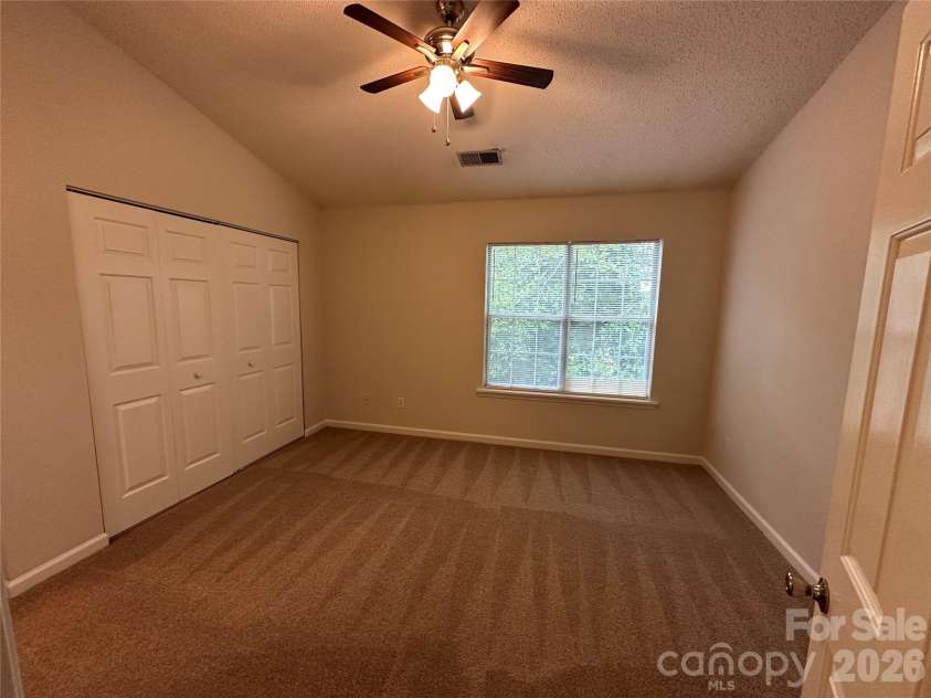 6311 Windsor Gate Lane, Charlotte, NC 28215.  MLS# CAR4378101, YatesRealty ID 21329. 