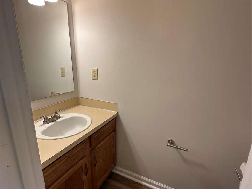 6311 Windsor Gate Lane, Charlotte, NC 28215.  MLS# CAR4378101, YatesRealty ID 21329. 