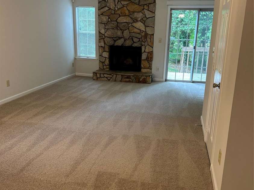 6311 Windsor Gate Lane, Charlotte, NC 28215.  MLS# CAR4378101, YatesRealty ID 21329. 