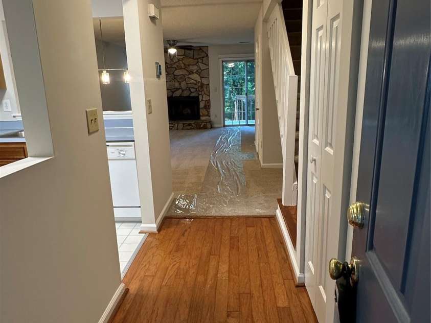 6311 Windsor Gate Lane, Charlotte, NC 28215.  MLS# CAR4378101, YatesRealty ID 21329. 