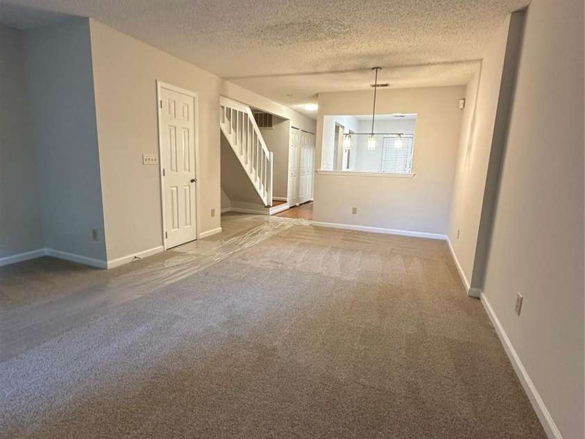 6311 Windsor Gate Lane, Charlotte, NC 28215.  MLS# CAR4378101, YatesRealty ID 21329. 