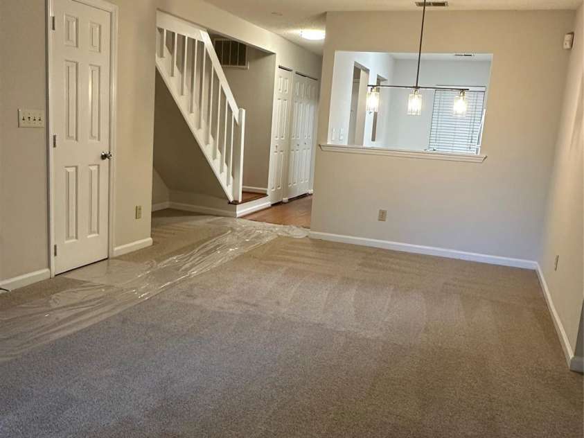6311 Windsor Gate Lane, Charlotte, NC 28215.  MLS# CAR4378101, YatesRealty ID 21329. 