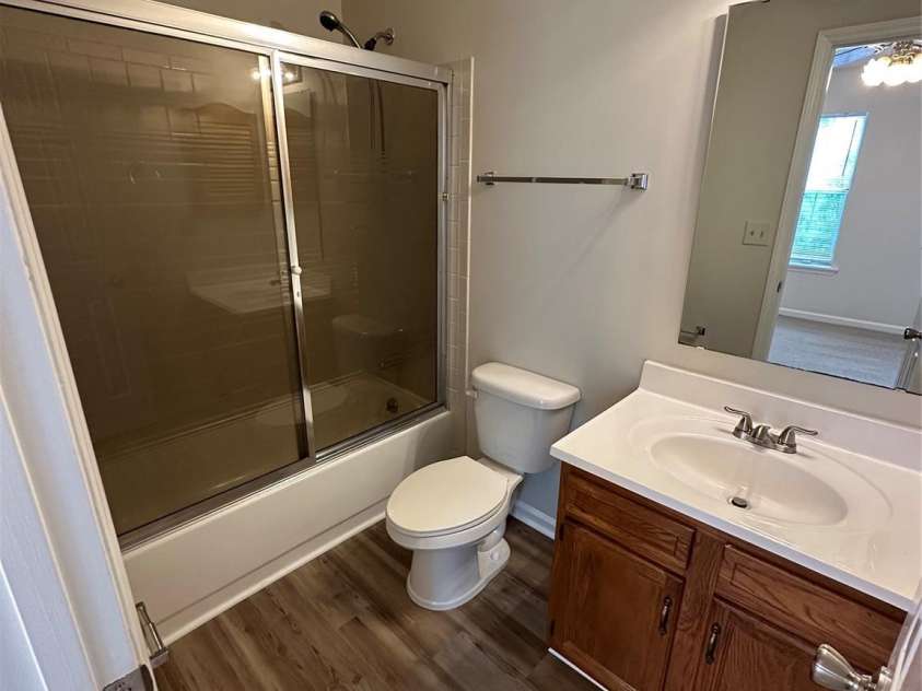6311 Windsor Gate Lane, Charlotte, NC 28215.  MLS# CAR4378101, YatesRealty ID 21329. 