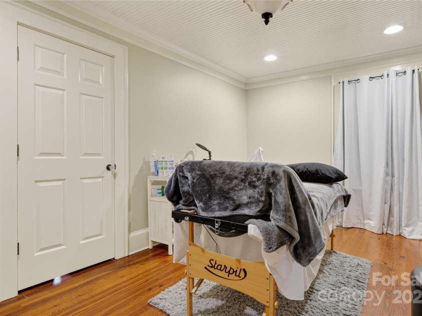 19428 Zion Avenue, Cornelius, NC 28031.  MLS# CAR4314350, YatesRealty ID 2133. 