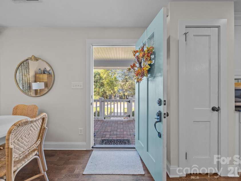 106 Turner Avenue, Charlotte, NC 28216.  MLS# CAR4380792, YatesRealty ID 21330. Front Entry