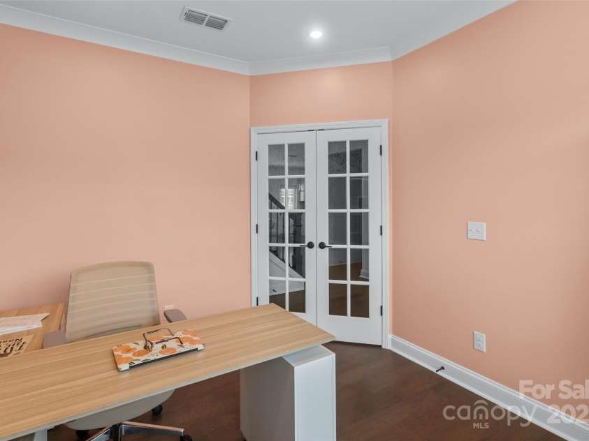 14116 Glaswick Drive, Charlotte, NC 28278.  MLS# CAR4271407, YatesRealty ID 21330. 