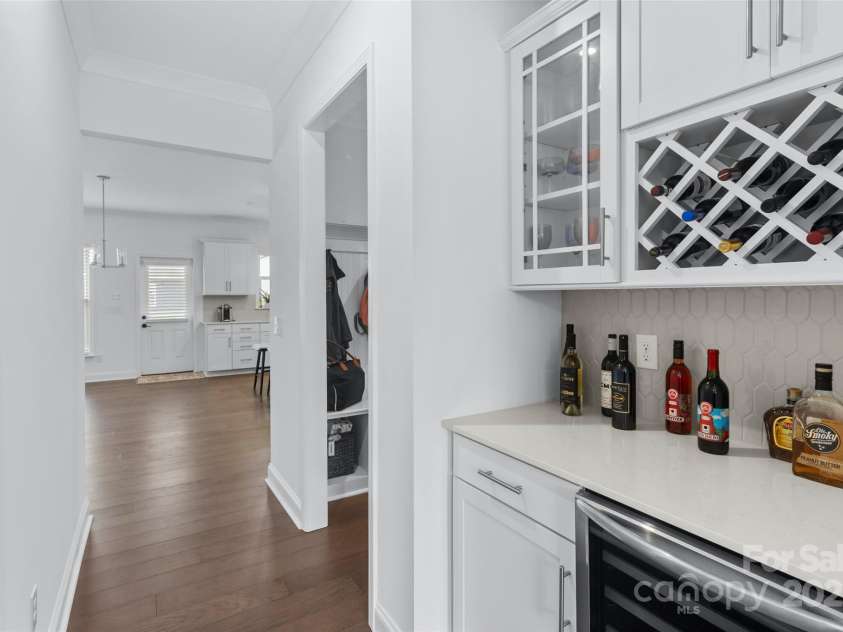 14116 Glaswick Drive, Charlotte, NC 28278.  MLS# CAR4271407, YatesRealty ID 21330. 