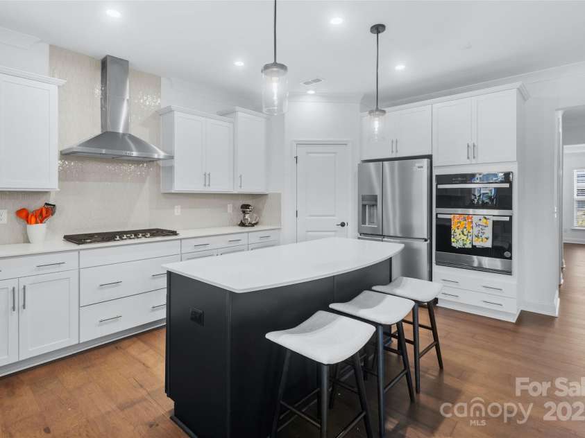 14116 Glaswick Drive, Charlotte, NC 28278.  MLS# CAR4271407, YatesRealty ID 21330. 