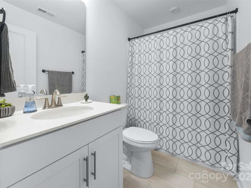 14116 Glaswick Drive, Charlotte, NC 28278.  MLS# CAR4271407, YatesRealty ID 21330. 