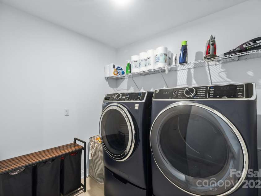 14116 Glaswick Drive, Charlotte, NC 28278.  MLS# CAR4271407, YatesRealty ID 21330. 