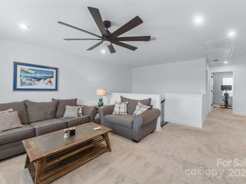 14116 Glaswick Drive, Charlotte, NC 28278.  MLS# CAR4271407, YatesRealty ID 21330. 