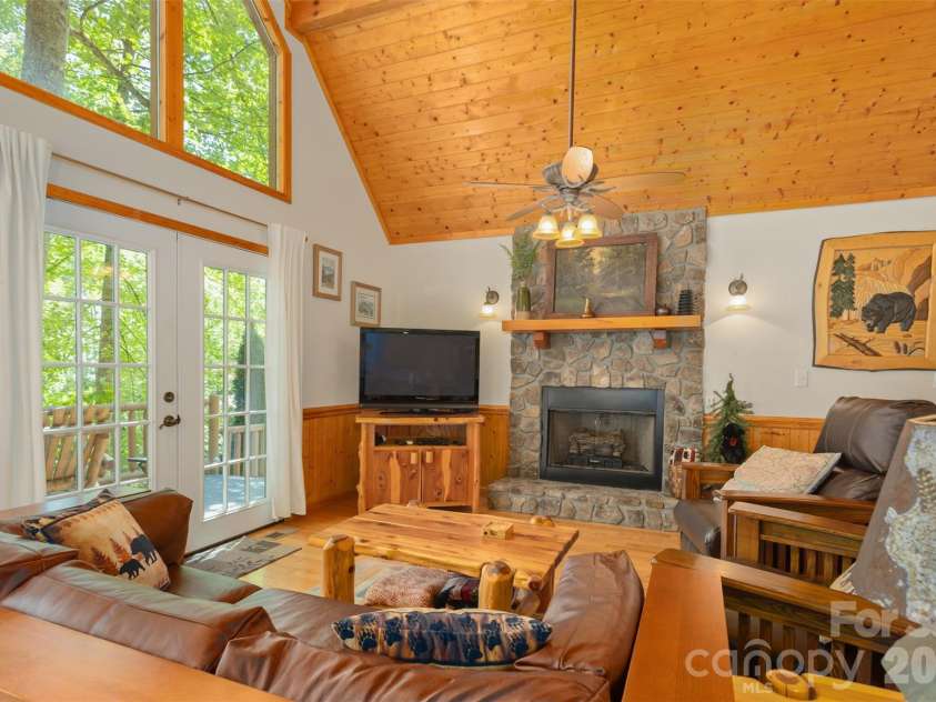 1095 Big Rockys Road, Bryson City, NC 28713.  MLS# CAR4376352, YatesRealty ID 21331. 