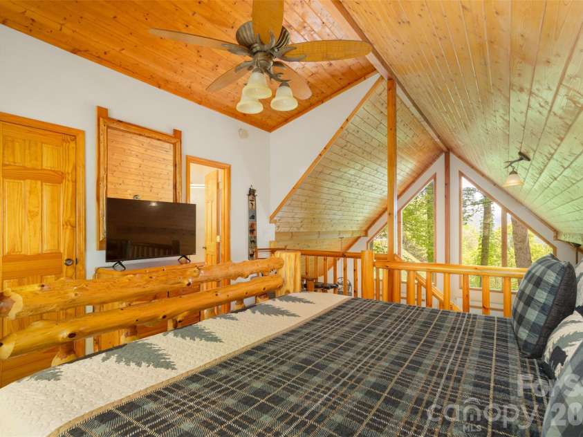 1095 Big Rockys Road, Bryson City, NC 28713.  MLS# CAR4376352, YatesRealty ID 21331. 