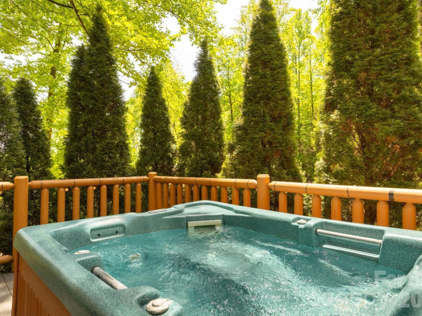 1095 Big Rockys Road, Bryson City, NC 28713.  MLS# CAR4376352, YatesRealty ID 21331. 