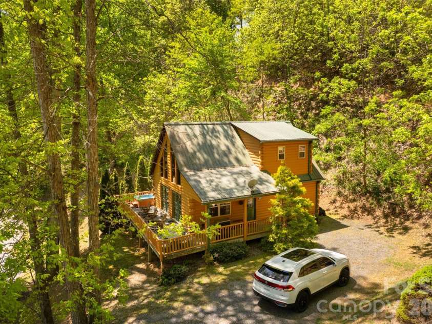1095 Big Rockys Road, Bryson City, NC 28713.  MLS# CAR4376352, YatesRealty ID 21331. 