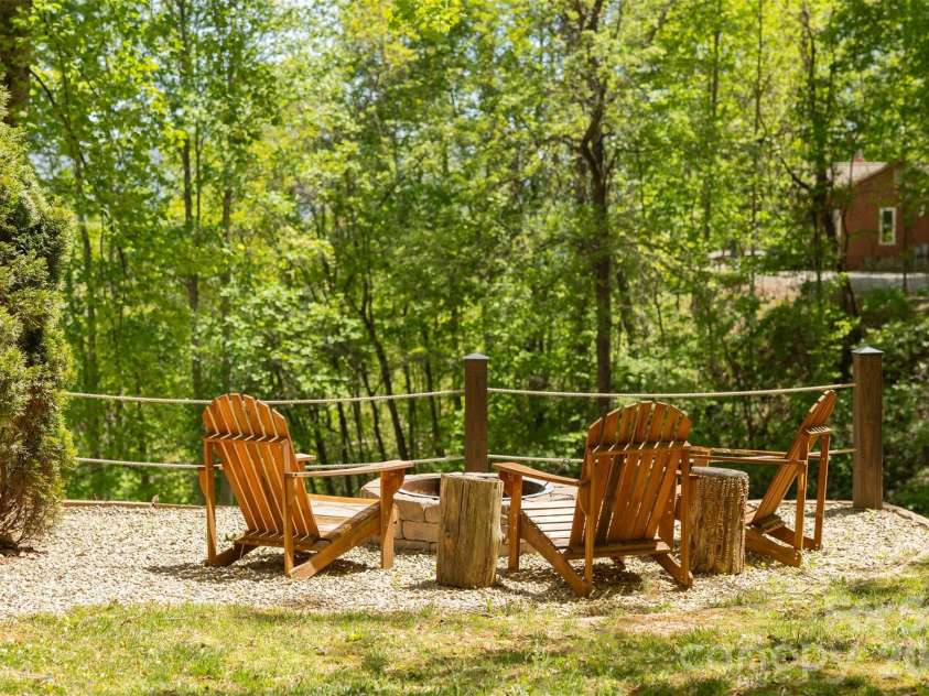 1095 Big Rockys Road, Bryson City, NC 28713.  MLS# CAR4376352, YatesRealty ID 21331. 