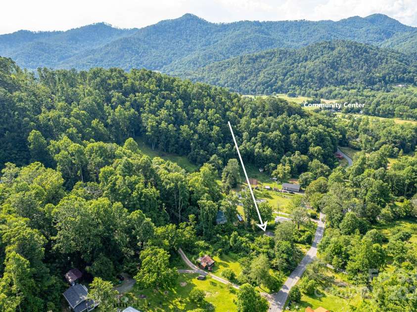121 Sugar Cove Road, Weaverville, NC 28787.  MLS# CAR4271474, YatesRealty ID 21332. 