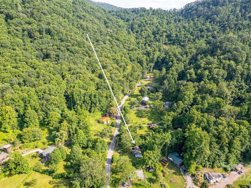 121 Sugar Cove Road, Weaverville, NC 28787.  MLS# CAR4271474, YatesRealty ID 21332. 
