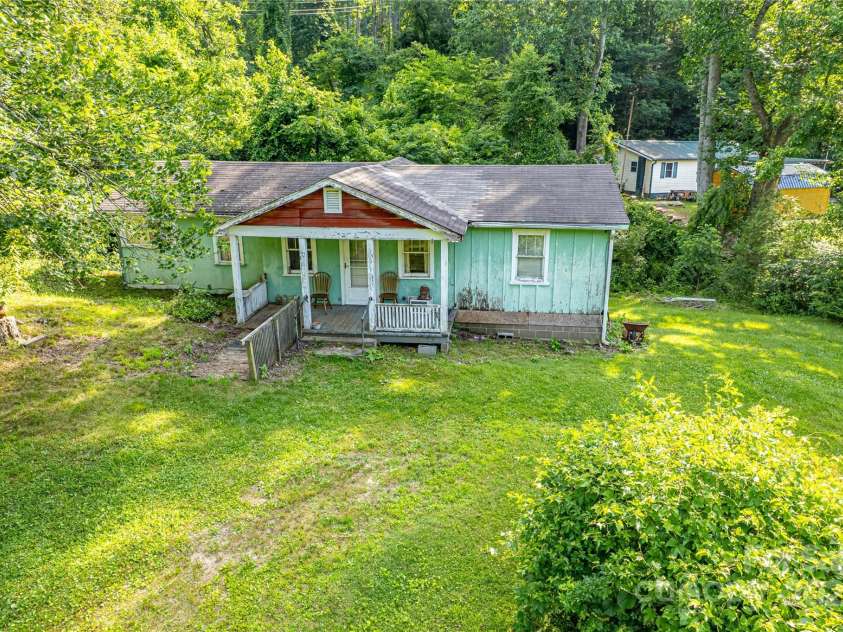 121 Sugar Cove Road, Weaverville, NC 28787.  MLS# CAR4271474, YatesRealty ID 21332. 