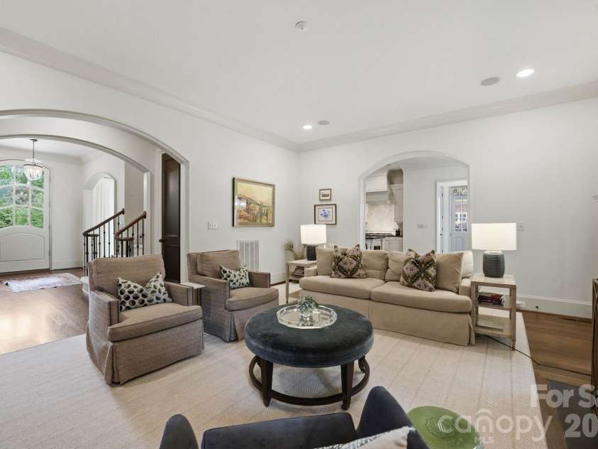 2012 Harris Road, Charlotte, NC 28211.  MLS# CAR4377755, YatesRealty ID 21333. 