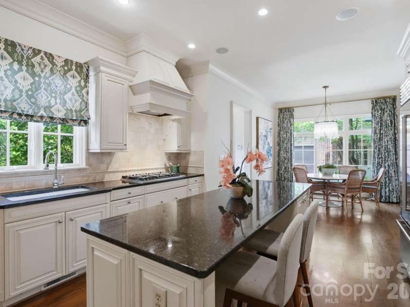 2012 Harris Road, Charlotte, NC 28211.  MLS# CAR4377755, YatesRealty ID 21333. 