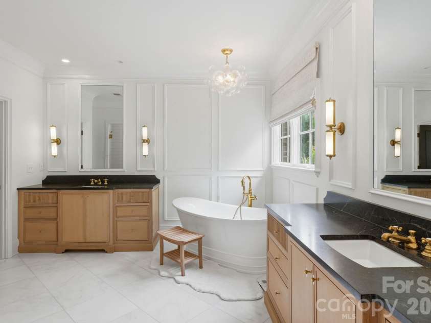 2012 Harris Road, Charlotte, NC 28211.  MLS# CAR4377755, YatesRealty ID 21333. 