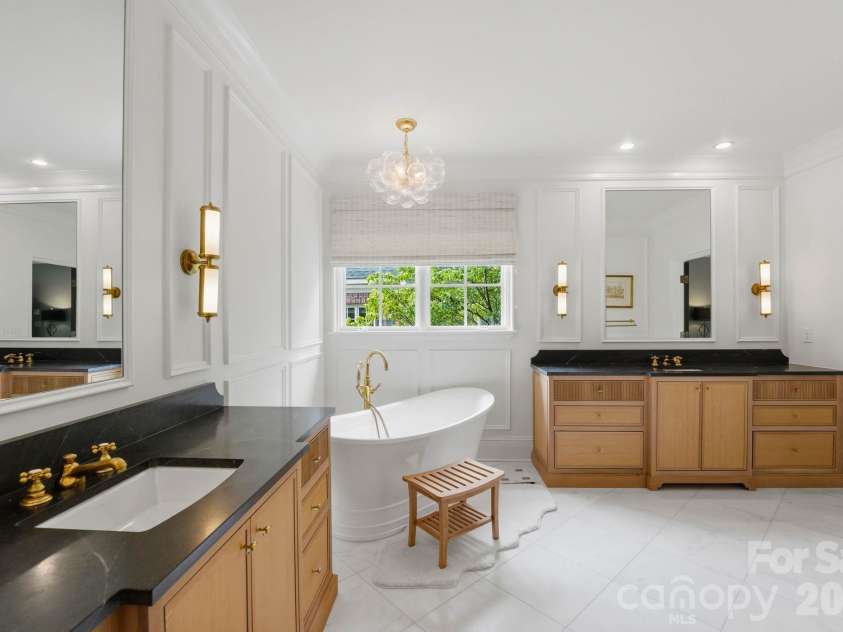 2012 Harris Road, Charlotte, NC 28211.  MLS# CAR4377755, YatesRealty ID 21333. 