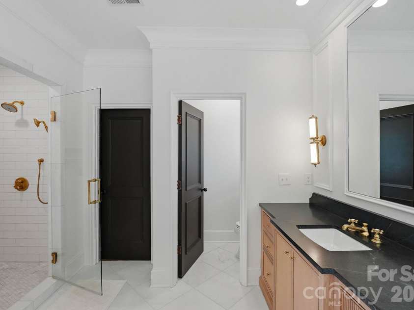 2012 Harris Road, Charlotte, NC 28211.  MLS# CAR4377755, YatesRealty ID 21333. 