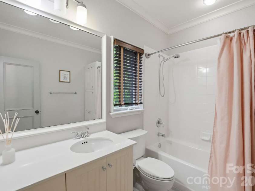 2012 Harris Road, Charlotte, NC 28211.  MLS# CAR4377755, YatesRealty ID 21333. 