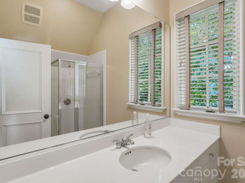 2012 Harris Road, Charlotte, NC 28211.  MLS# CAR4377755, YatesRealty ID 21333. 