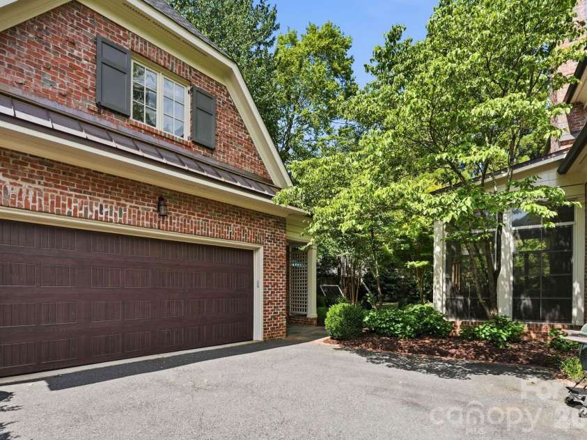 2012 Harris Road, Charlotte, NC 28211.  MLS# CAR4377755, YatesRealty ID 21333. 