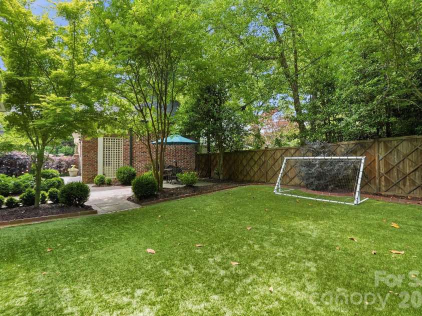 2012 Harris Road, Charlotte, NC 28211.  MLS# CAR4377755, YatesRealty ID 21333. 
