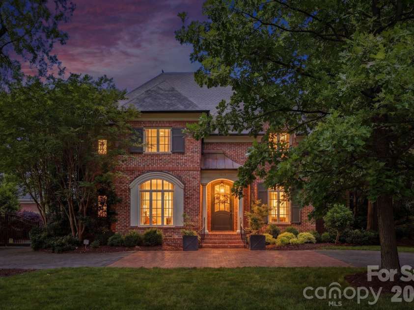 2012 Harris Road, Charlotte, NC 28211.  MLS# CAR4377755, YatesRealty ID 21333. 
