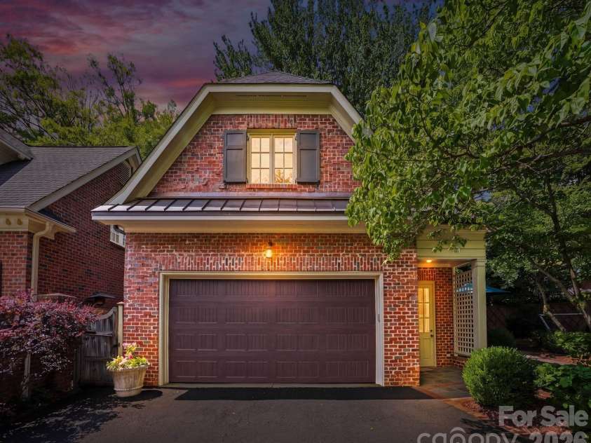 2012 Harris Road, Charlotte, NC 28211.  MLS# CAR4377755, YatesRealty ID 21333. 