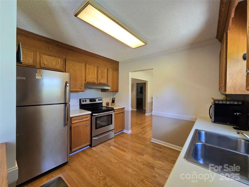 5238 Bethel Church Road, Hickory, NC 28602.  MLS# CAR4272218, YatesRealty ID 21333. Kitchen