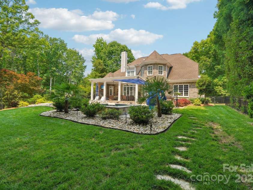 3327 Lakeside Drive, Charlotte, NC 28270.  MLS# CAR4264251, YatesRealty ID 21334. 