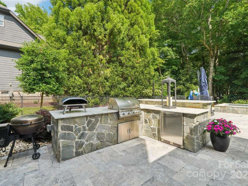 3327 Lakeside Drive, Charlotte, NC 28270.  MLS# CAR4264251, YatesRealty ID 21334. 