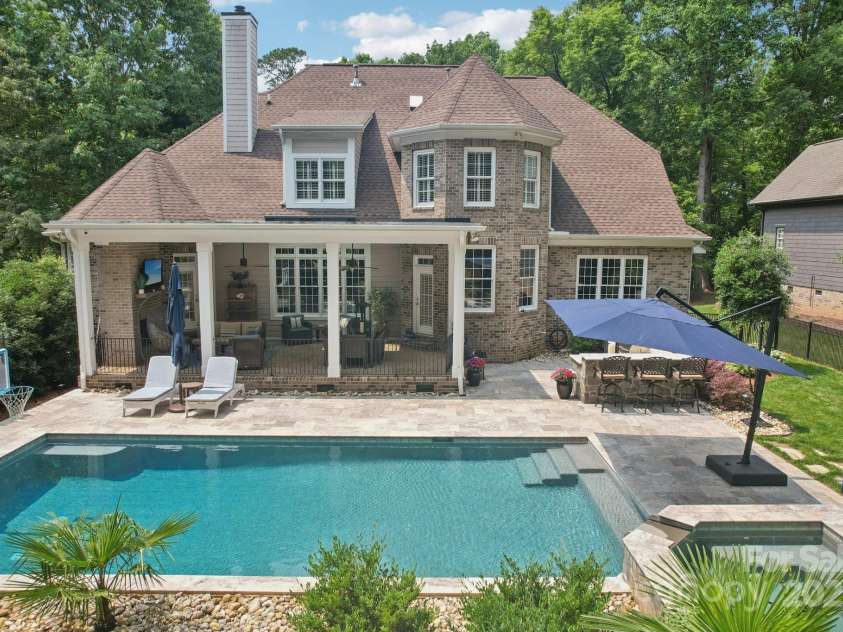 3327 Lakeside Drive, Charlotte, NC 28270.  MLS# CAR4264251, YatesRealty ID 21334. 