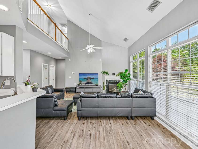 5755 Cambridge Bay Drive, Charlotte, NC 28269.  MLS# CAR4378260, YatesRealty ID 21334. 