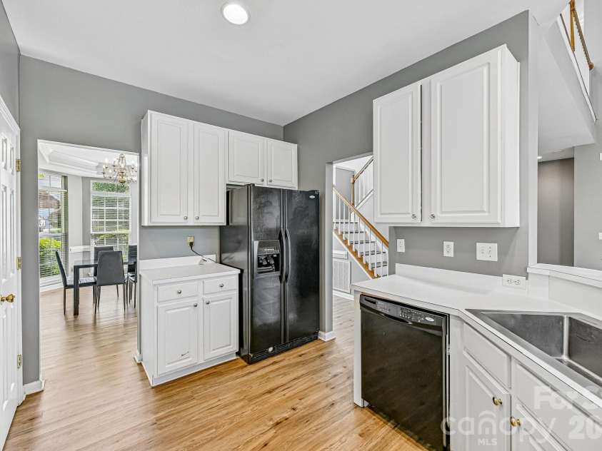 5755 Cambridge Bay Drive, Charlotte, NC 28269.  MLS# CAR4378260, YatesRealty ID 21334. 