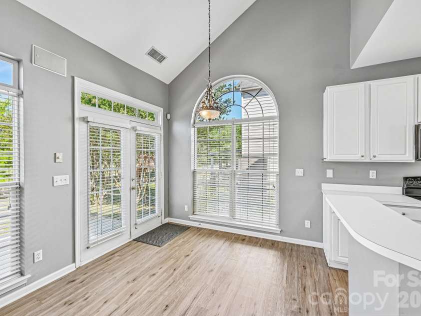 5755 Cambridge Bay Drive, Charlotte, NC 28269.  MLS# CAR4378260, YatesRealty ID 21334. 