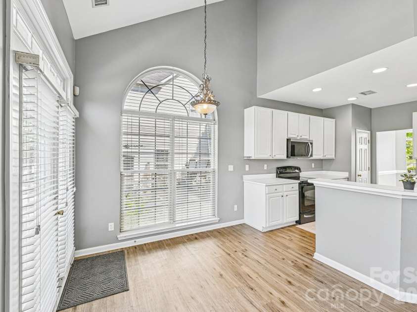 5755 Cambridge Bay Drive, Charlotte, NC 28269.  MLS# CAR4378260, YatesRealty ID 21334. 