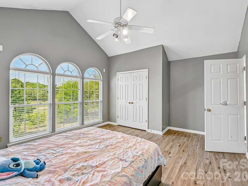 5755 Cambridge Bay Drive, Charlotte, NC 28269.  MLS# CAR4378260, YatesRealty ID 21334. 