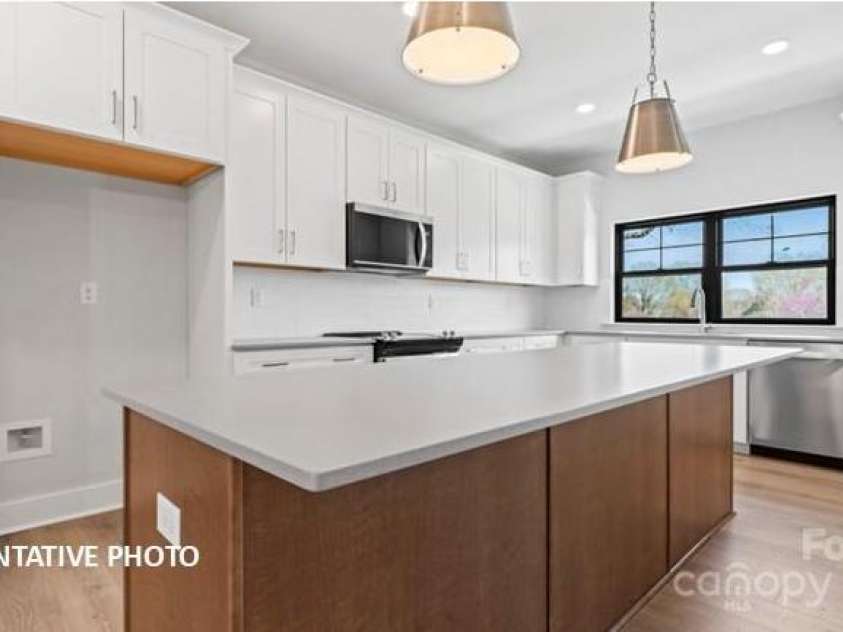 732 Falling Oak Alley, Huntersville, NC 28078.  MLS# CAR4271845, YatesRealty ID 21335. 