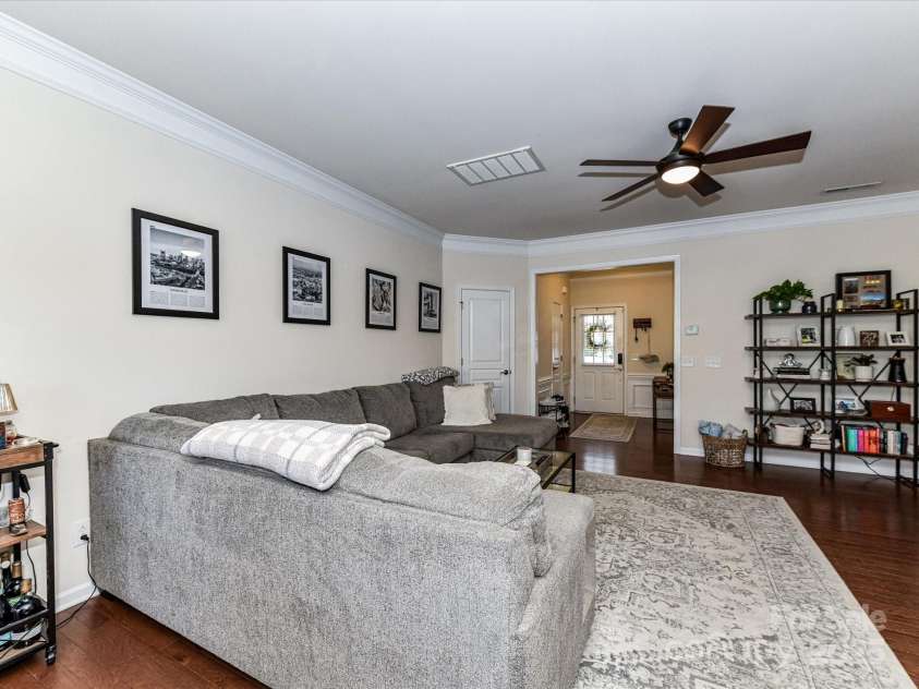 2240 Kensington Station Parkway, Charlotte, NC 28210.  MLS# CAR4240650, YatesRealty ID 21336. 